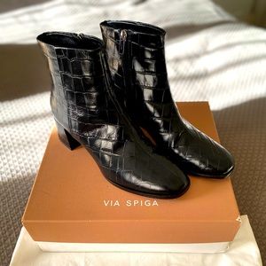 Via Spiga ankle boots